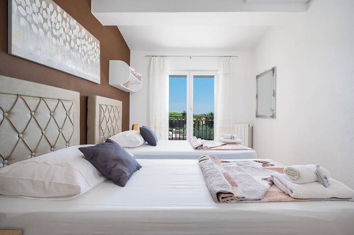 Moderne Xxl Villa Makarska in Makarska Riviera