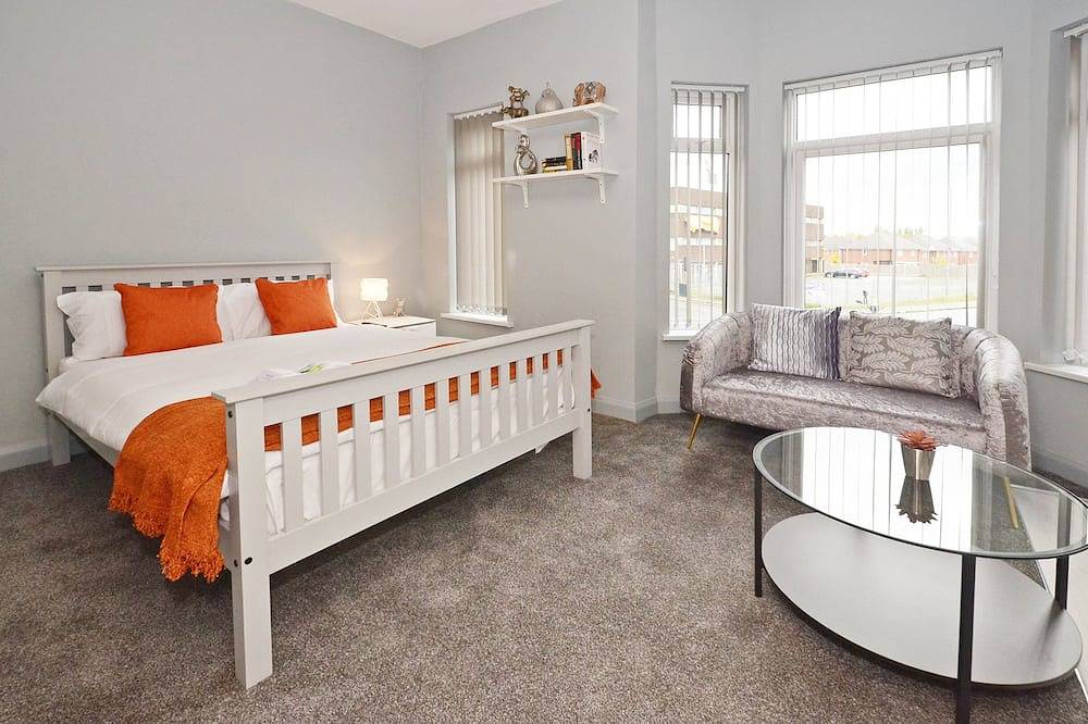 Ganze Wohnung, Superior-Studio-Ensuite-With Tv in Crewe, Cheshire East