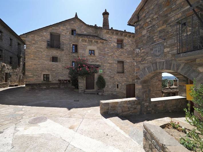 Casa rural para 4 personas, con jardín y vistas, Se admiten mascotas en Sobrarbe - 2