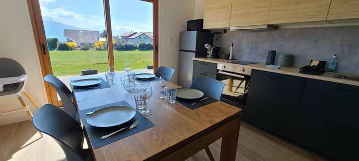 Appartement de vacances pour 4 personnes, avec jardin et vue, animaux acceptés