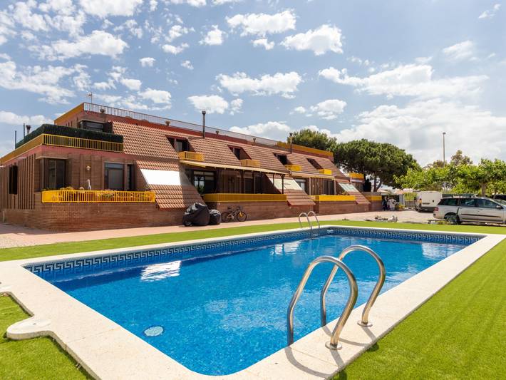 Apartamento para 4 personas, con terraza y jardín, Se admiten mascotas en Riumar