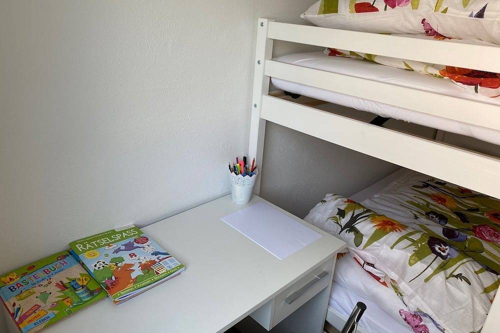 Ganze Wohnung, Wunderschöne frisch renovierte Ferienwohnung 2020 mit Pool in Stockheim (Oberfranken), Frankenwald