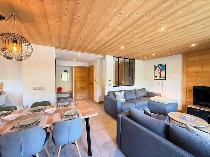 Appartement entier, Appartement lumineux, chalet rénové, centre Les Gets, 6 pers, proche pistes, parking in Les Gets, Les Portes du Soleil