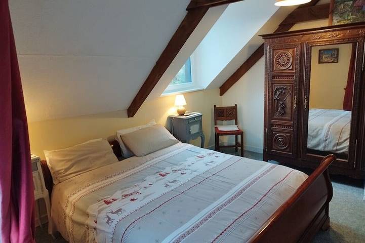 Location de vacances pour 10 personnes, avec piscine et jardin à Langoëlan - 3