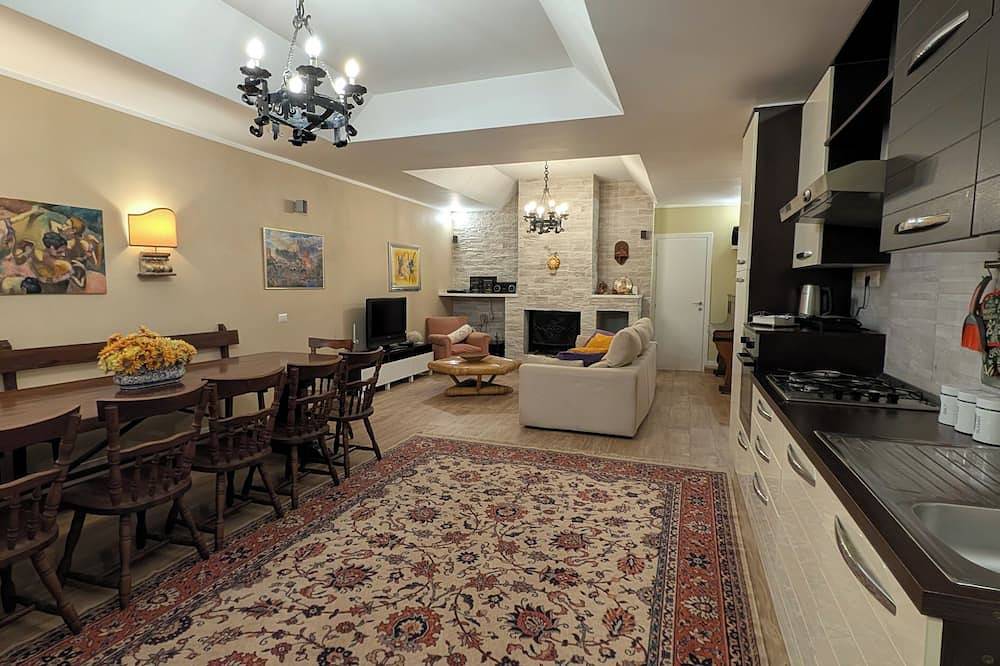 Ganze Wohnung, Casa Reds. Surrounded by nature, just a stone's throw from Rome in Formello, Rom Provinz