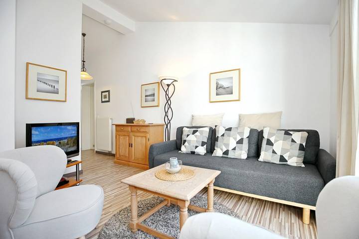 Ferienwohnung für 4 Personen, mit Balkon in Kühlungsborn - 2