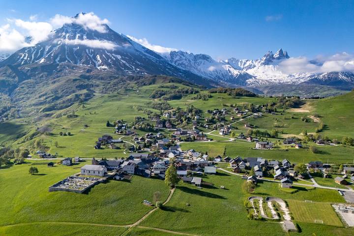 Apartamento entero, Nuevo☆☆☆Tríplex| Cerca de las Pistas |Balcón&Vista in Albiez-Montrond, Región de Saint-Jean-de-Maurienne