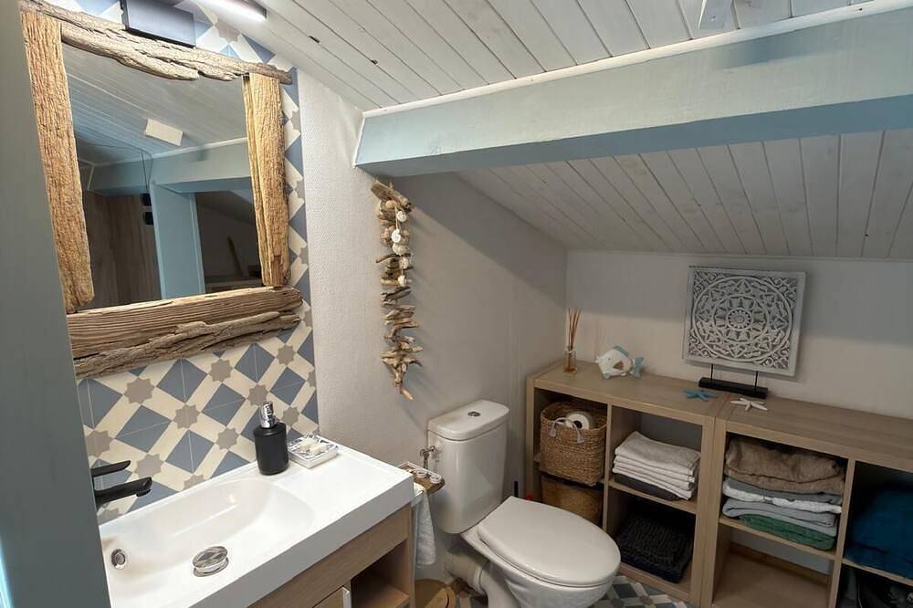 Ganze Wohnung, Charming apartment with garden and jacuzzi 3 minutes from the beach in Marseillan-Plage, Marseillan
