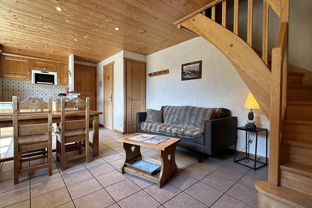 Pour vivre la montagne en toute saison, le chalet 'l'ourson' vous accueille in Le Grand-Bornand, Région d'Annecy
