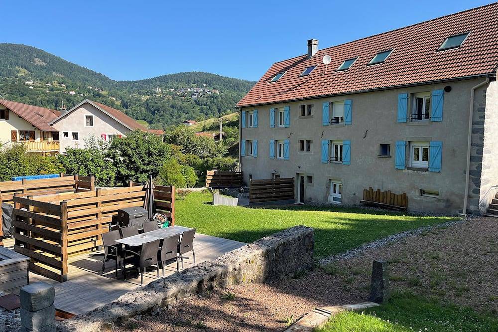 Ganze Wohnung, Au Creux du Moulin "La Cascade" Apartment für 6 Personen mit Garten und Spa in Bussang, Regionaler Naturpark Belchen der Vogesen
