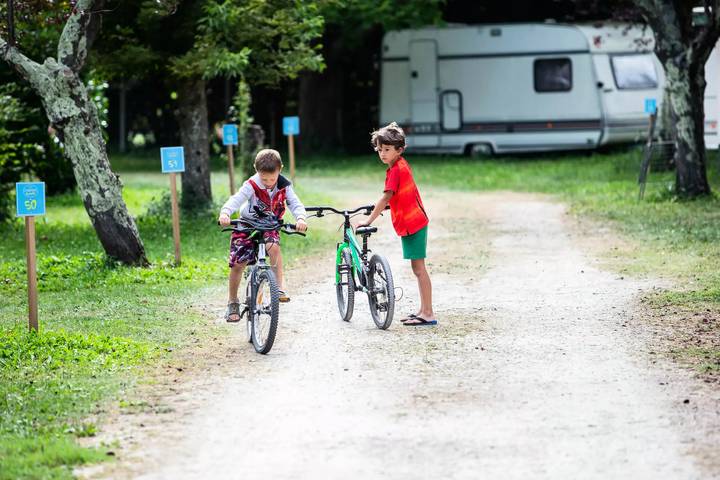 4-Zimmer-Irm-Mobilheim für 6/8 Personen in Saint-Séverin, Charente