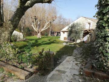 Cottage pour 6 personnes, avec terrasse ainsi que piscine et vue à Pierrevert