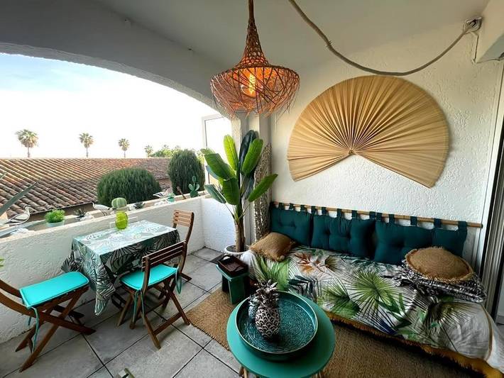 Gîte pour 4 personnes, avec terrasse dans Gare D Antibes