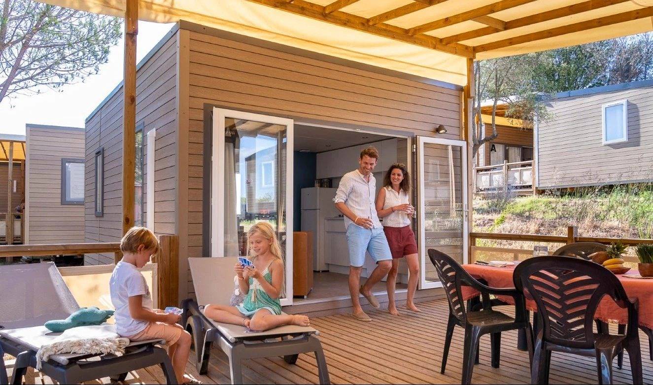 Zecamping 5 étoiles familial espace aquatique mobil-home Tv Lv clim 46m2 in Le Muy, Middellandse Zeekust (Frankrijk)