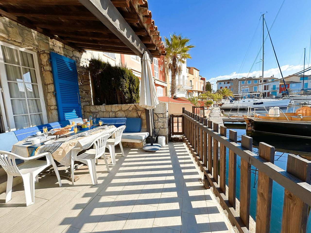 Grande maison de pêcheur proche plage - 4 terrasses, Wifi, parking in Port Grimaud, Grimaud