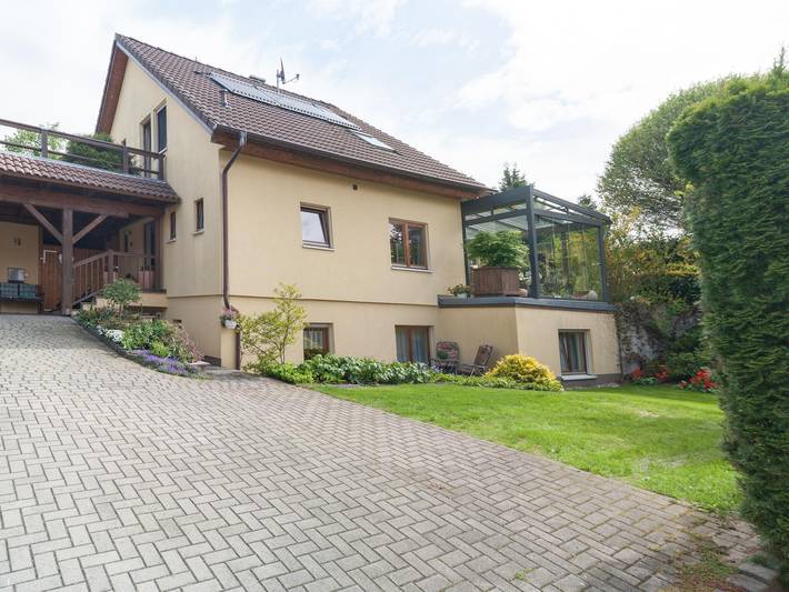Ferienwohnung für 4 Personen, mit Balkon/Terrasse und Terrasse sowie Garten in Schönfeld-Weißig