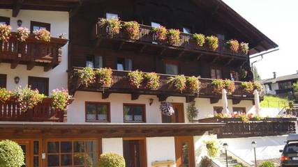 Ferienhaus für 19 Personen, mit Ausblick und Balkon sowie Garten, kinderfreundlich in Heiligenblut