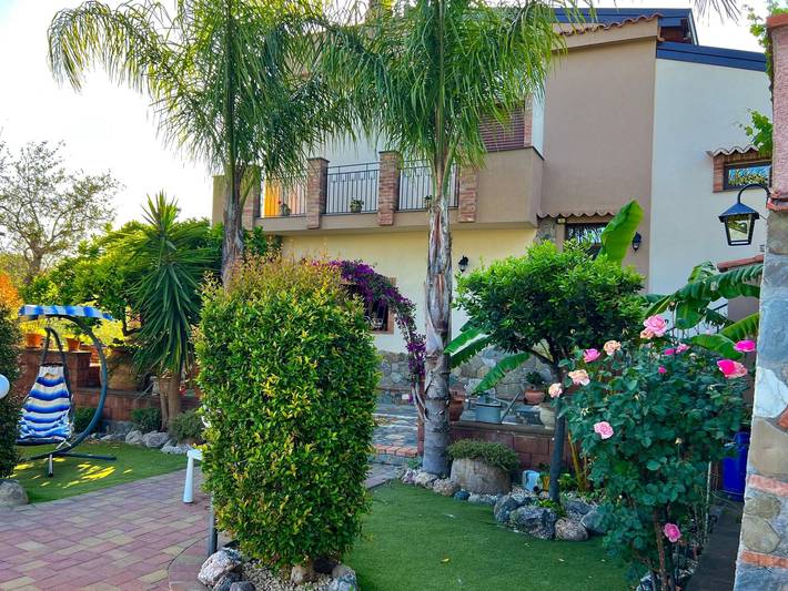 Casa vacanza per 6 persone, con Terrazza e Giardino nonché Piscina a Francavilla di Sicilia