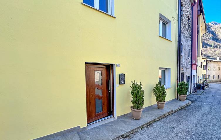 Flussufer-Rückzugsort mit WLAN, TV und Parkplatz – in der Nähe des Flusses Piave in Longarone, Schiaragruppe