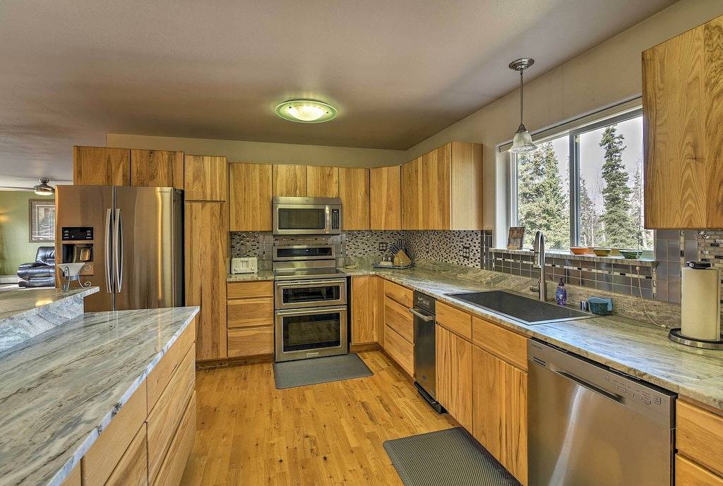 Ganze Wohnung, Hillside Anchorage Home mit Wander- und Radwegen! in Anchorage, Alaska