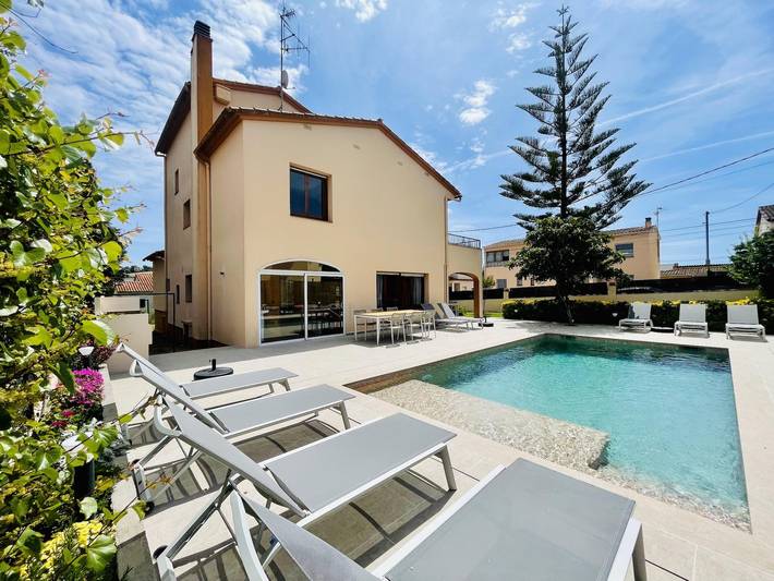 Casa Hermanos by Costabravaway in Calonge, Costa Brava