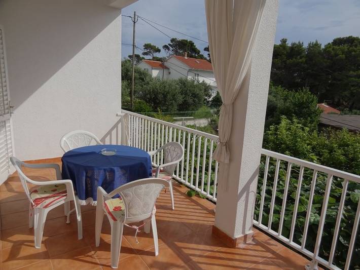 Ferienwohnung für 4 Personen, mit Balkon/Terrasse in Banjol