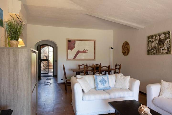 Villa pour 5 personnes, avec jardin ainsi que vue et piscine, animaux acceptés à Porto Cervo - 3