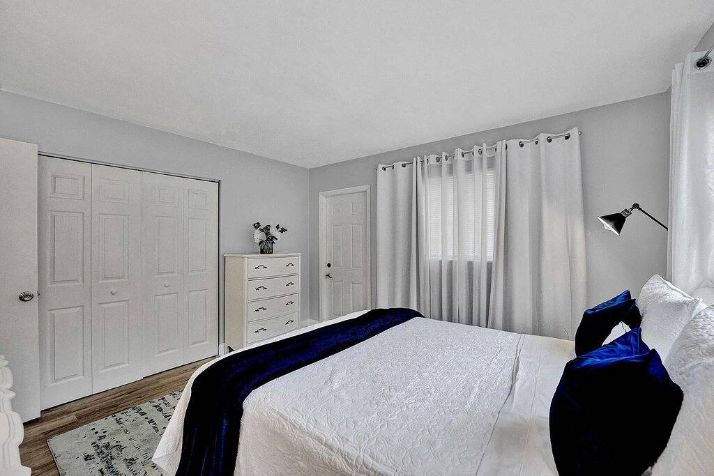 Ganze Wohnung, ⭐Only 5 Minutes To Beach ⭐ Downtown, Fast Wi-fi, Free Parking, Outdoor Grill in Delray Beach, Palm Beach County