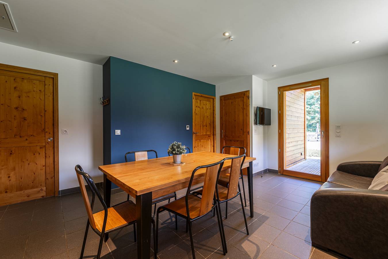 Chalet 'Belle Etoile - Val De Tamié' avec vue sur montagne, terrasse privée et Wi-Fi in Seythenex, Parc naturel régional du Massif des Bauges