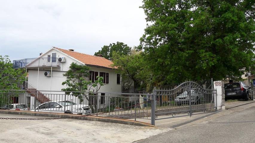 Smještaj za odmor za 6 osoba, s Terasa u Malinska