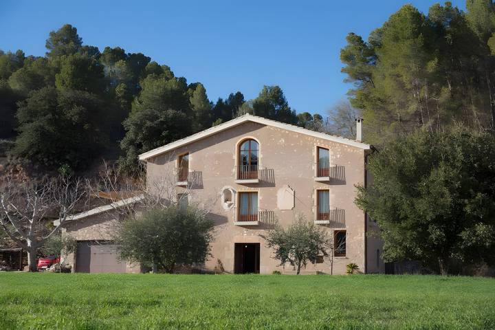 Vacation Home 'Masia Els Nocs' with Mountain Views, Wi-Fi, and Air Conditioning in Jorba, Barcelona Inland