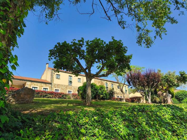 Casa rural para 2 personas, con Balcón y Terraza además de Jardín y Piscina en Arzúa
