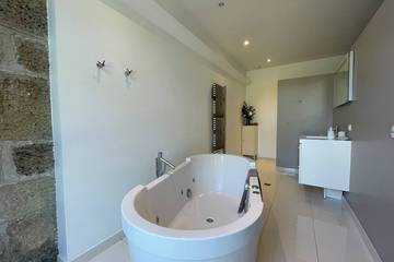 Gîte pour 4 Personnes dans Vals-les-Bains, Parc naturel régional des Monts d'Ardèche, Photo 4