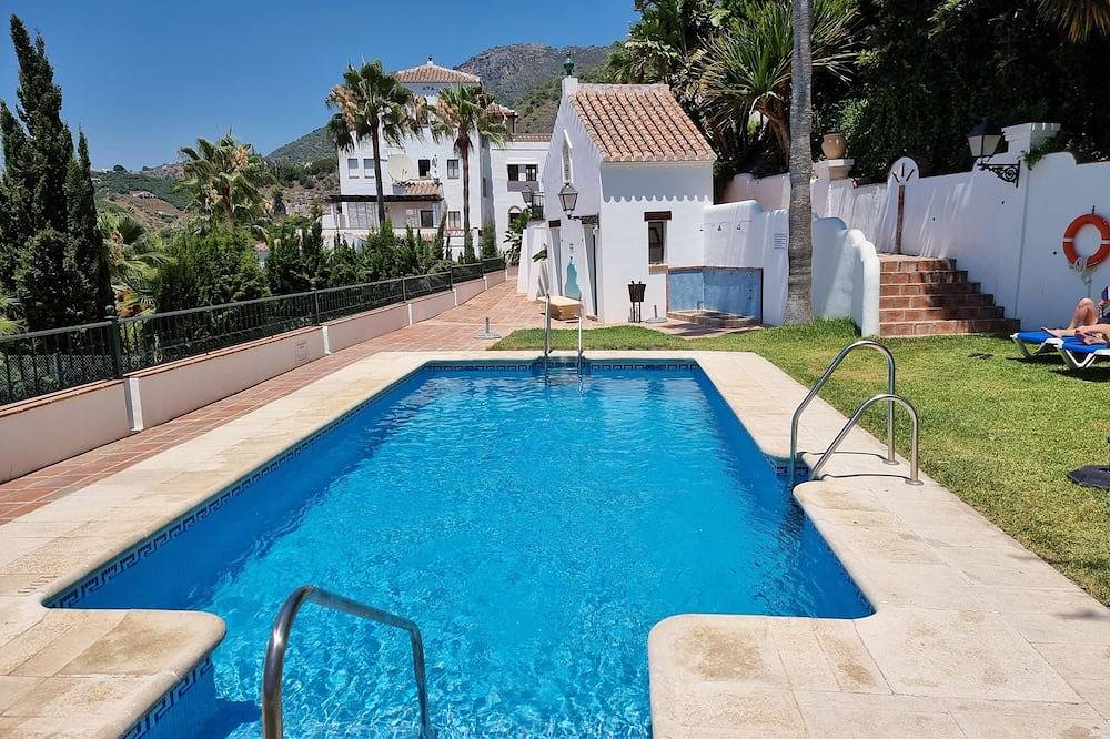 Apartment for 4 People in Frigiliana Road, Frigiliana