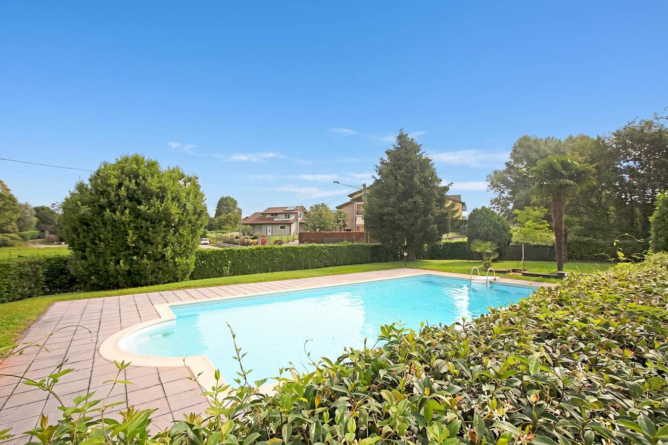 Appartamento intero, Angera Relax & Pool - Lake Maggiore Retreat in Comune di Angera, Lago Maggiore (Lombardia)