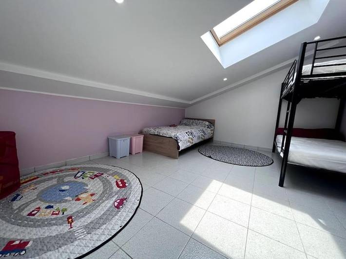 Location de vacances pour 22 personnes, avec jardin et vue ainsi que piscine et terrasse dans Largentière - 4