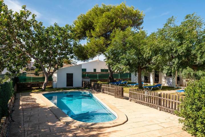Apartmenthotel für 4 Personen, mit Pool und Garten sowie Terrasse, mit Haustier auf Menorca - 2