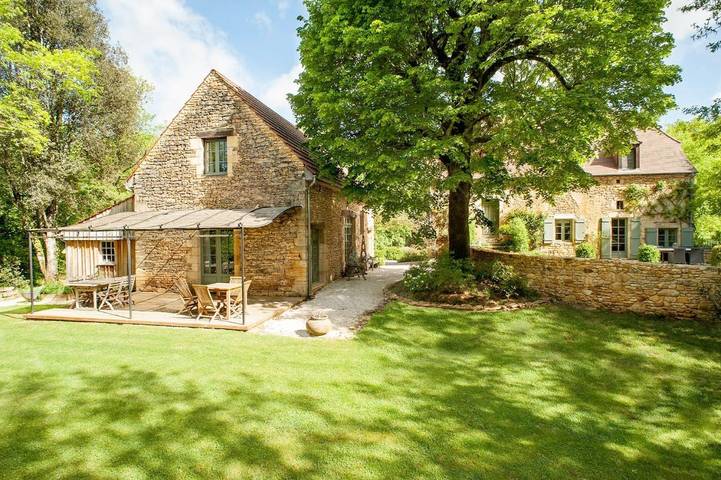 Maison d’hôte pour 2 personnes, avec Jacuzzi et Terrasse ainsi que Jardin et Piscine
