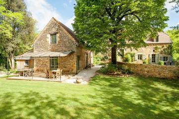 Maison d’hôte pour 2 personnes, avec vue ainsi que jardin et piscine à Sainte-Nathalène