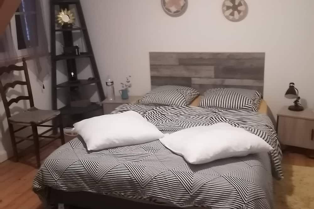Agreable Maison De Ville Avec Cheminee Et Jardin, A 2 Min De La Plage in La Rivière-Saint-Sauveur, Région de Lisieux