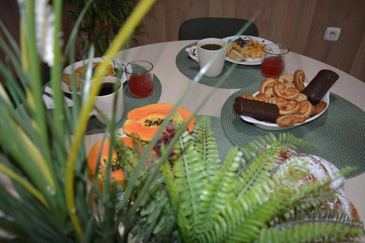 Gîte pour 4 personnes, avec jardin ainsi que piscine et vue dans Cho - 2