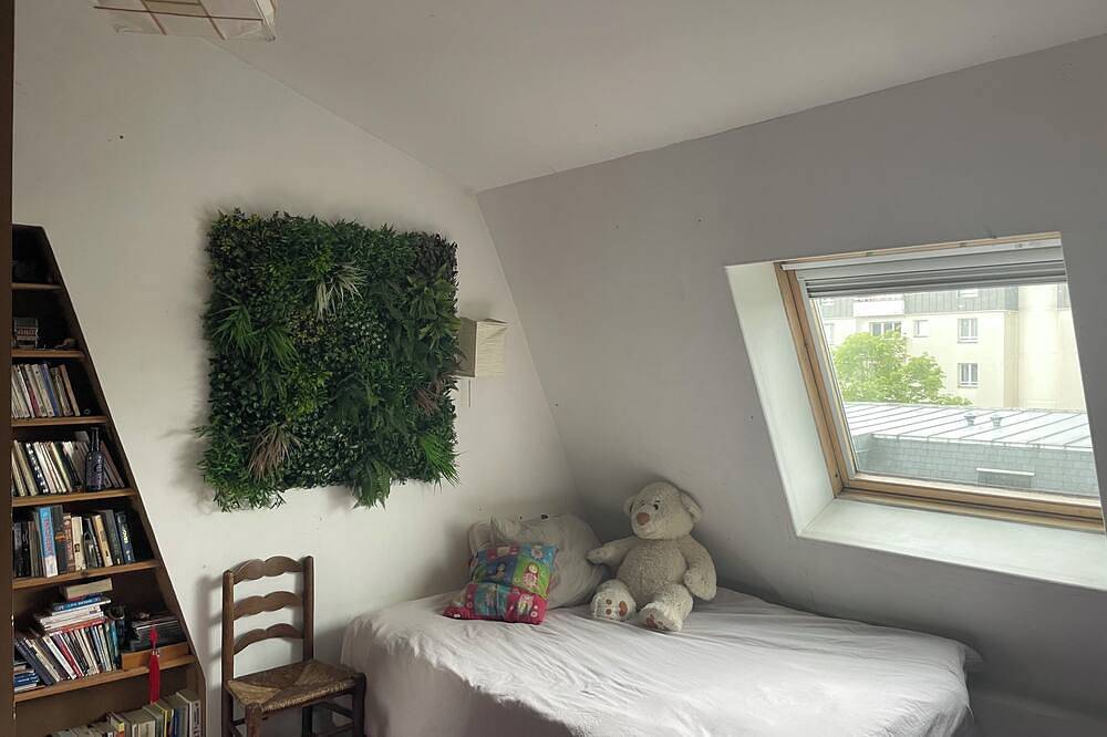 Large house with garden 2 steps from the metro. in Les Lilas, Seine-Saint-Denis