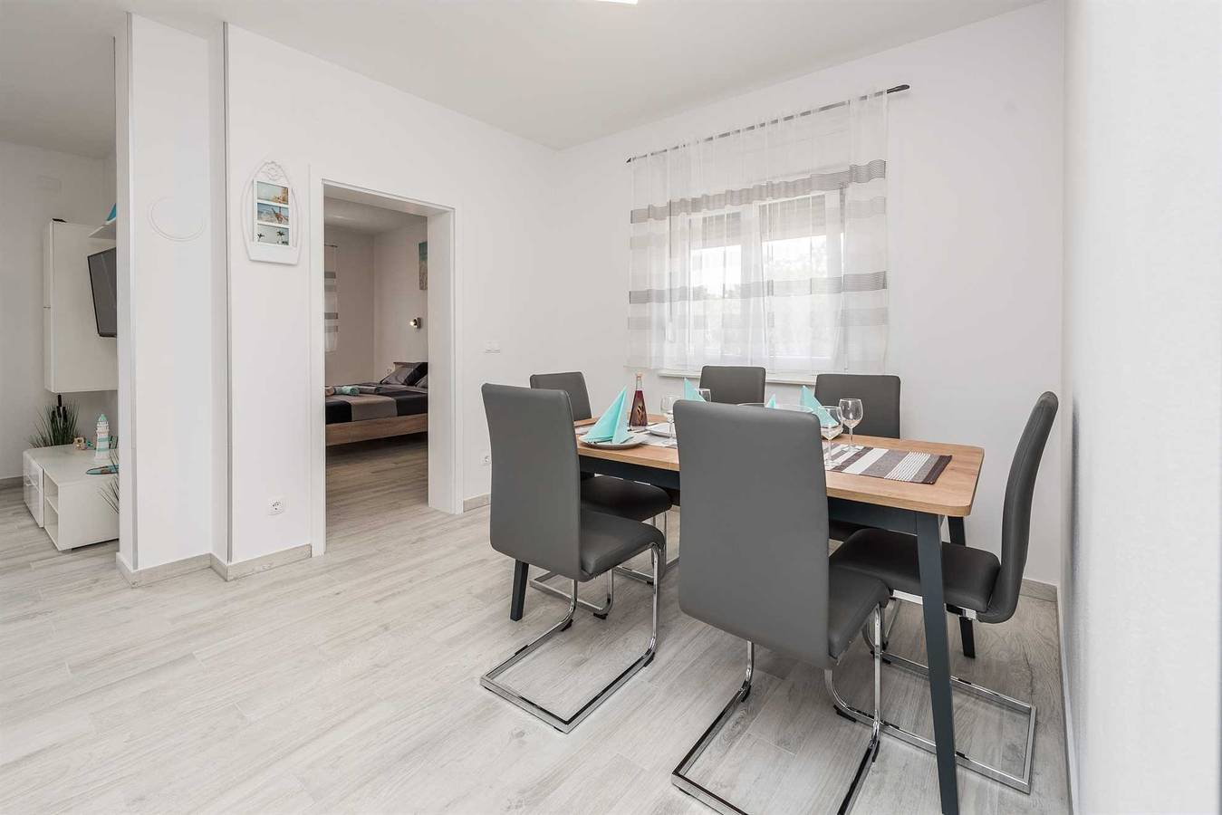 Entire apartment, Apartment in a quiet area | for 6 persons | partial sea view in Vir