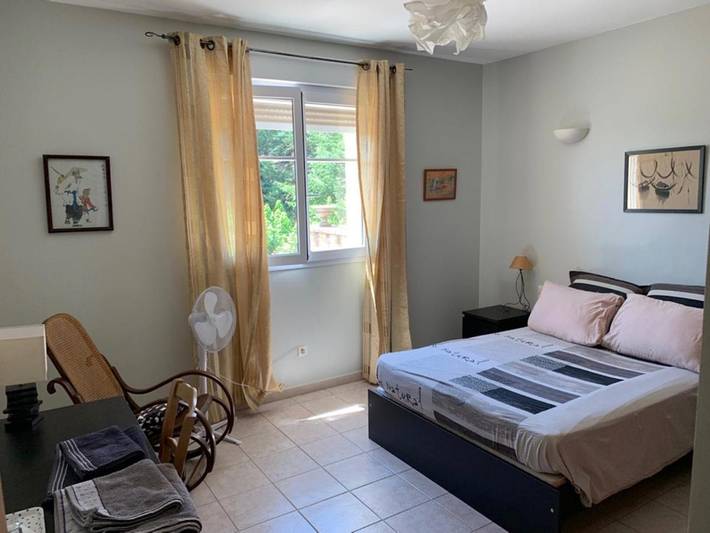 Gîte pour 3 personnes, avec piscine ainsi que jardin et vue, animaux acceptés à Sauveterre - 2