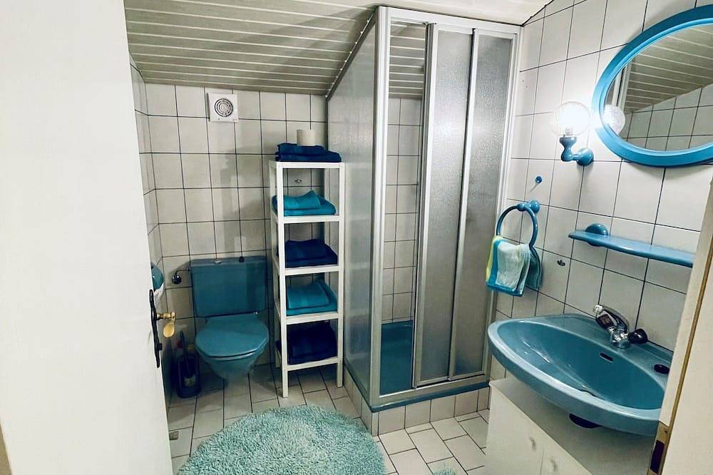 Ganze Wohnung, Gemütliche Ferienwohnung im Dorfzentrum mit Garten für 2- 6 Personen in Tuxer Alpen, Aschau im Zillertal