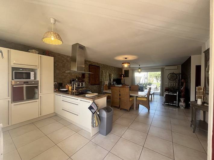 Gîte pour 6 personnes, avec jardin, adapté aux familles dans Sainte-Lucie de Porto-Vecchio - 2