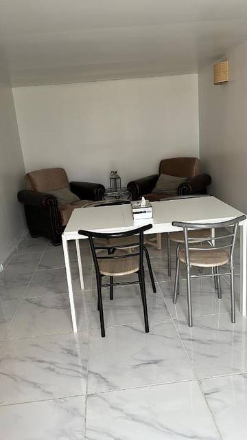 Gîte pour 2 personnes, avec jardin à Limay (homonymie)