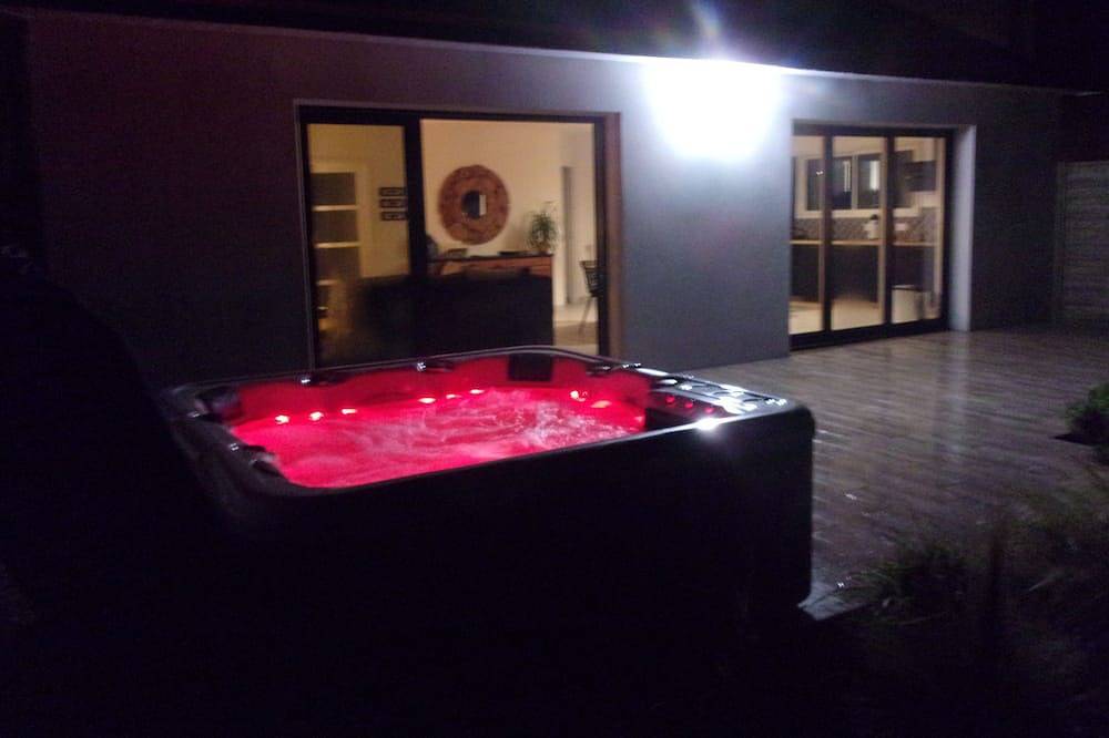 Haus mit Terrasse und Garten. herrliche Aussicht auf das Meer und die Insel Batz. Wifi. in Santec, Ceinture Dorée