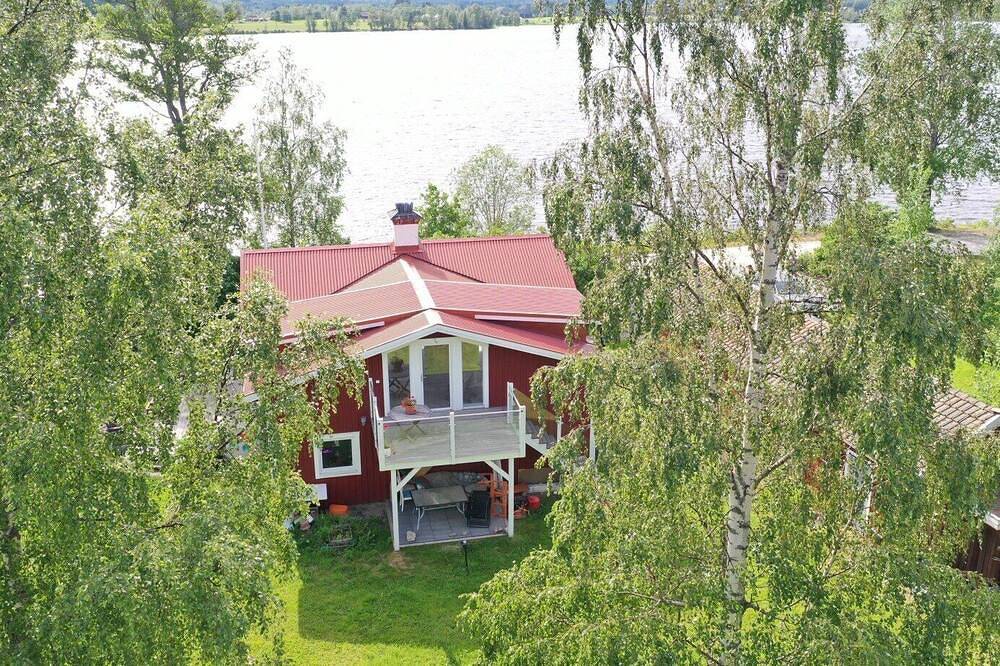 Grosses Ferienhaus direkt am See in Traumlage in Smedjebacken, Dalarna