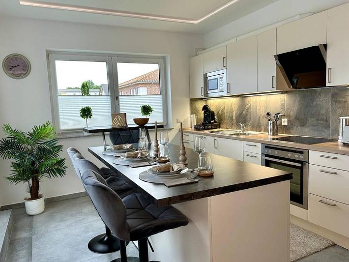 Ferienwohnung für 4 Personen, mit Balkon und Terrasse sowie Ausblick in Warburg